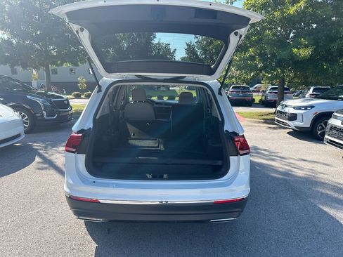 Used 2018 Volkswagen Tiguan SE image 11