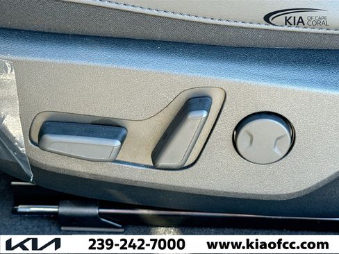 New 2025 Kia EV6 Wind image 25