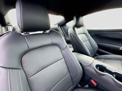 Used 2025 Ford Mustang GT Premium RWD image 25
