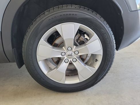 Used 2021 Volvo XC40 T5 Momentum AWD/4WD image 12