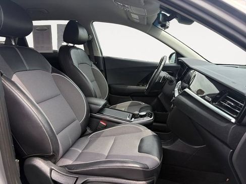 Certified 2022 Kia Niro EX FWD image 15