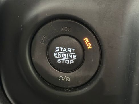 Used 2019 Jeep Wrangler Unlimited Sport S AWD/4WD image 25