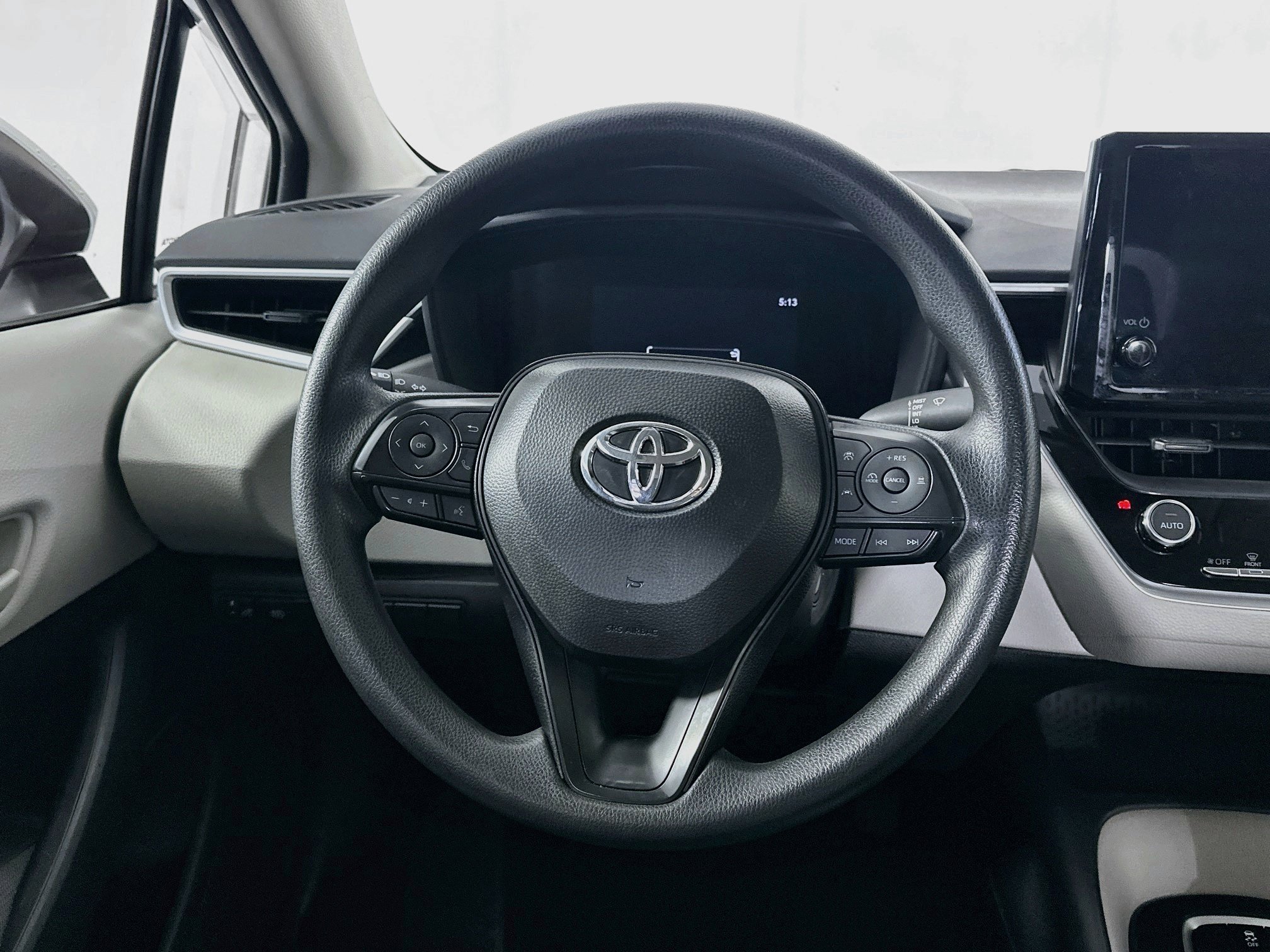 Used 2026 Toyota Corolla LE FWD image 18