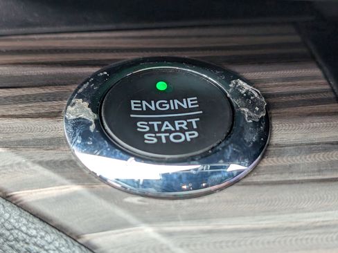 Used 2020 Ford Explorer Limited image 30