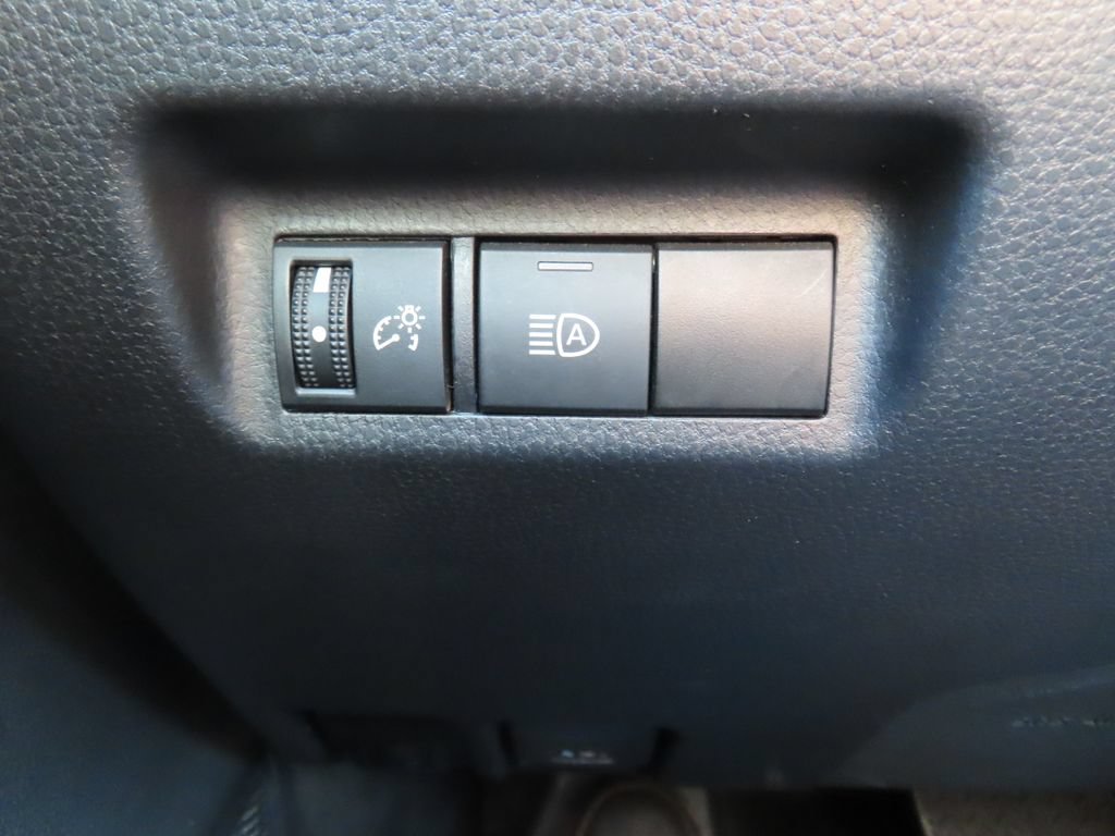 Used 2024 Toyota RAV4 LE AWD/4WD image 11