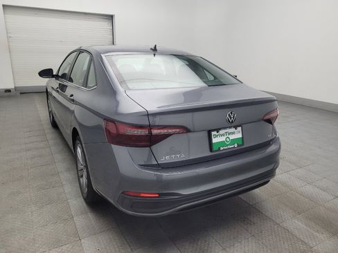 Used 2024 Volkswagen Jetta SE w/ Panoramic Sunroof Package FWD image 5