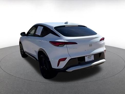 Used 2025 Buick Envista Sport Touring image 12