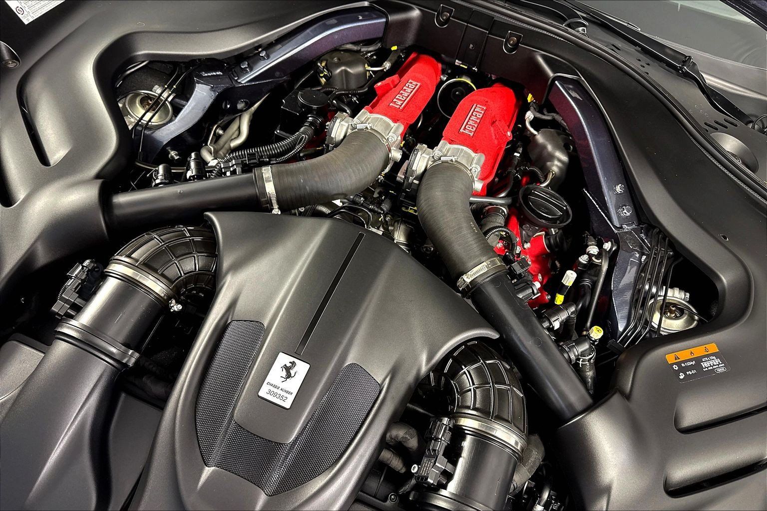 Used 2024 Ferrari Roma Spider RWD image 28