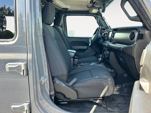 Used 2022 Jeep Wrangler Unlimited Sport AWD/4WD image 11