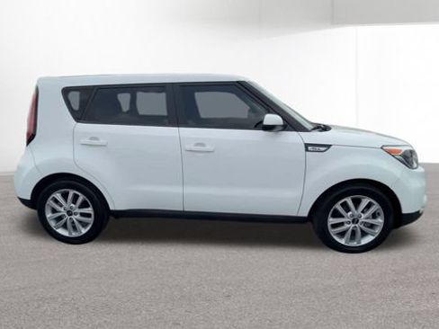 Used 2019 Kia Soul + FWD image 10
