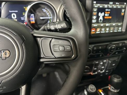 Used 2023 Jeep Wrangler Unlimited w/ Sun & Screen Package image 16