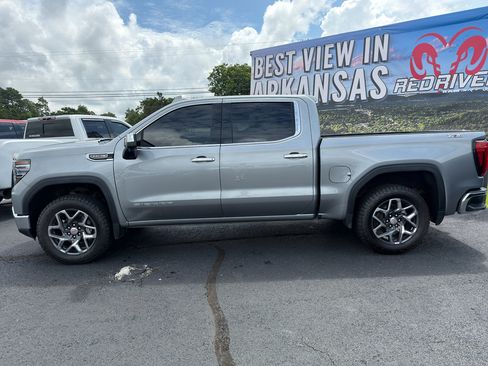 Used 2024 GMC Sierra 1500 SLT w/ SLT Premium Plus Package AWD/4WD image 9