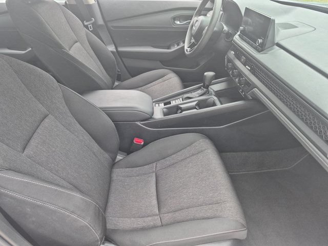 Used 2025 Honda Accord SE image 30