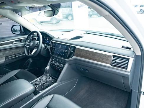 Certified 2022 Volkswagen Atlas SE w/ Black Wheel Package AWD/4WD image 42