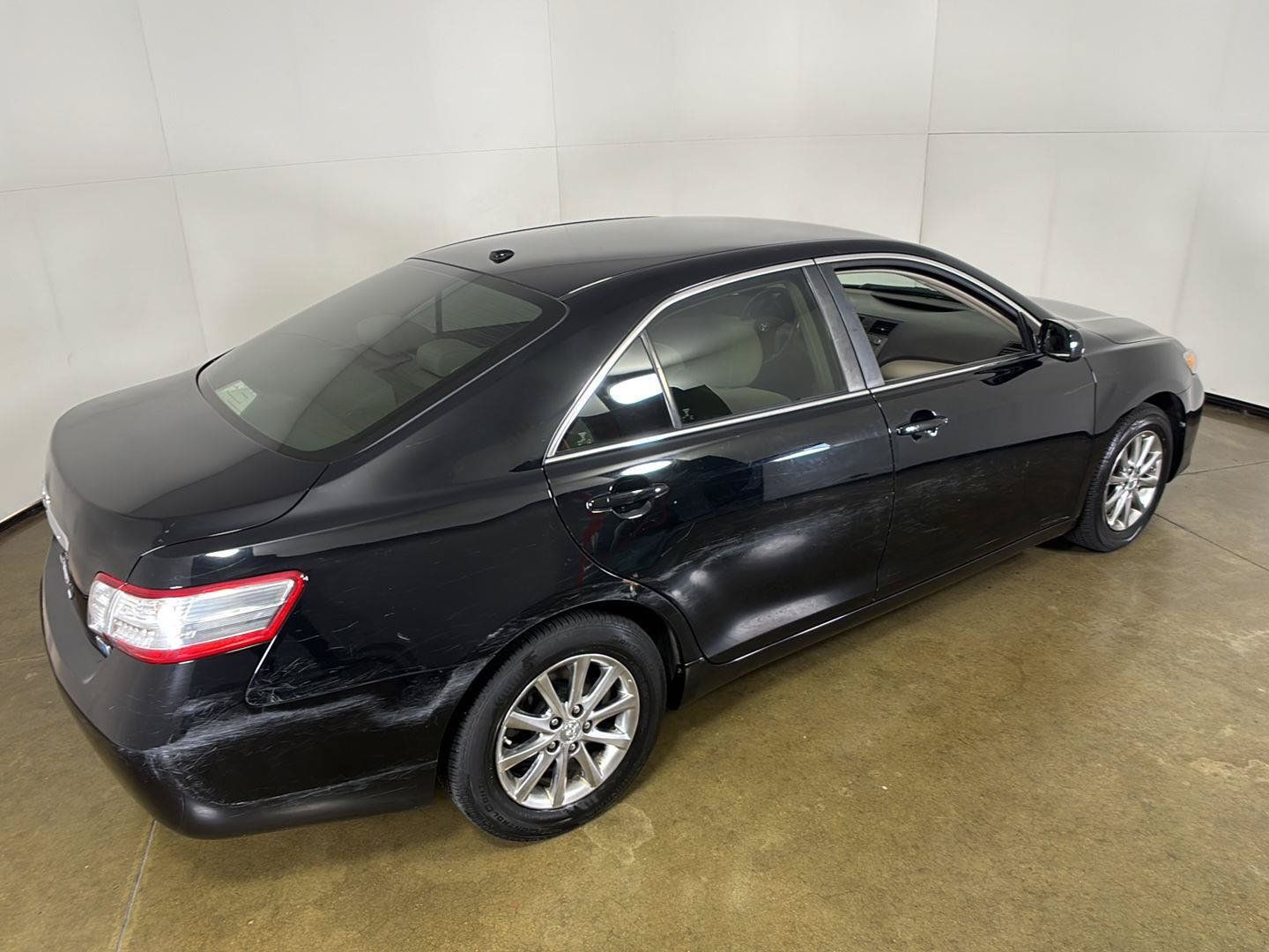 Used 2010 Toyota Camry Hybrid w/ Upgrade Pkg FWD image 10