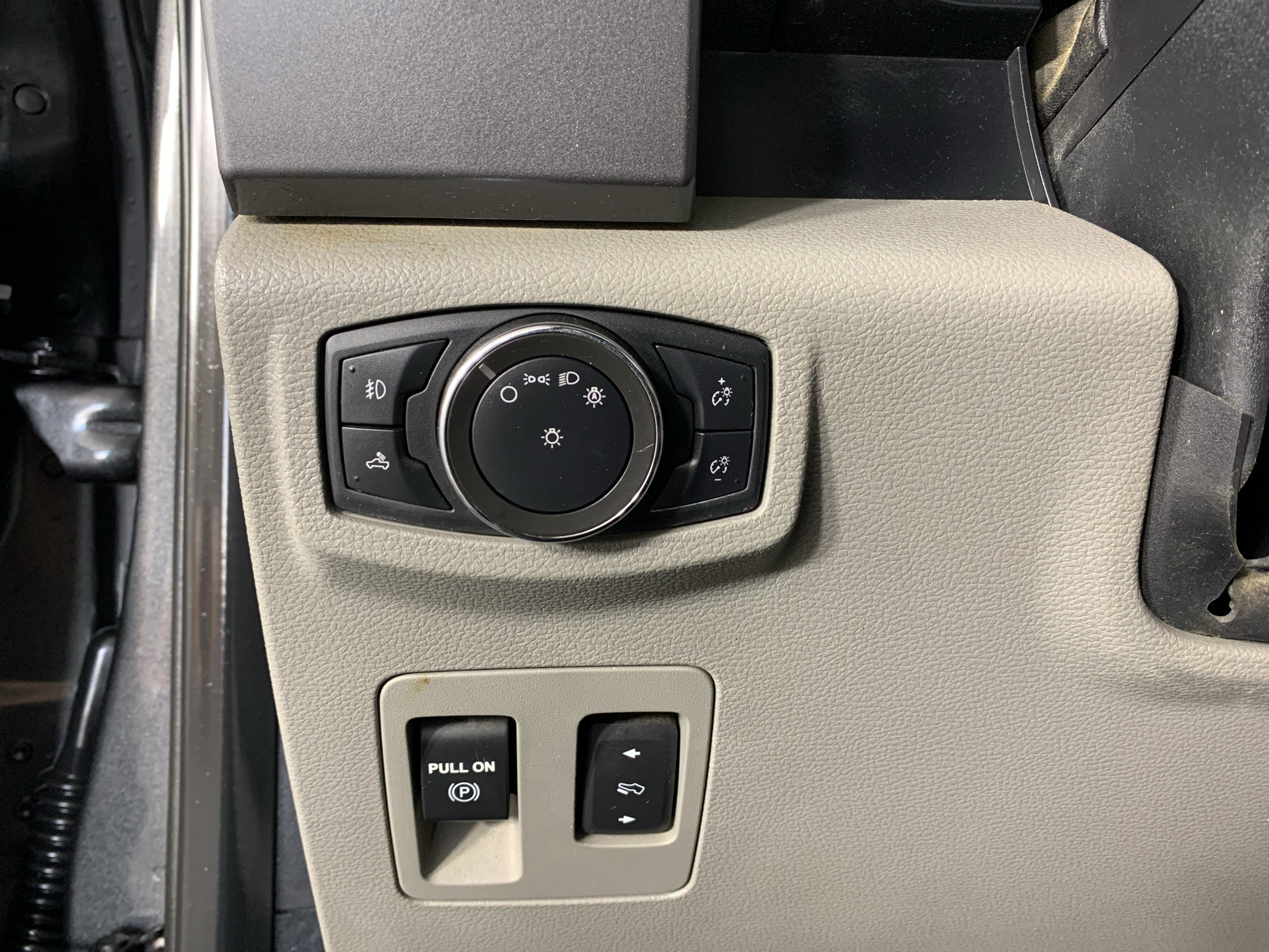 Used 2020 Ford F150 XLT w/ Equipment Group 302A Luxury AWD/4WD image 15