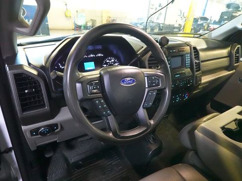 Used 2019 Ford F550 4x4 Regular Cab Super Duty image 9