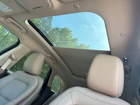 Used 2024 Lincoln Corsair Grand Touring image 36