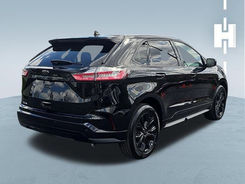 Used 2024 Ford Edge SE w/ Black Appearance Package image 2