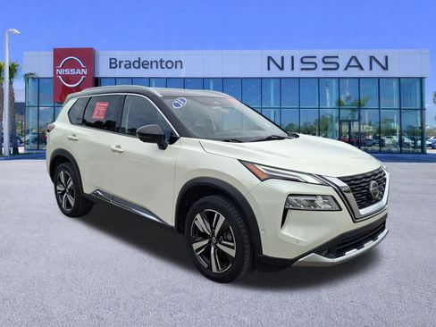 Used 2021 Nissan Rogue Platinum AWD/4WD image 3