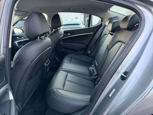 Used 2025 Genesis G70 2.5T image 27