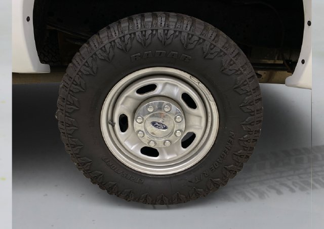 Used 2015 Ford F250 XL w/ Power Equipment Group AWD/4WD image 16