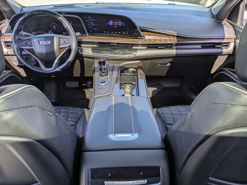 Used 2023 Cadillac Escalade Sport Platinum w/ LPO, ONYX Package AWD/4WD image 17