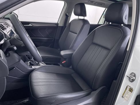 Used 2023 Volkswagen Tiguan SE AWD/4WD image 12