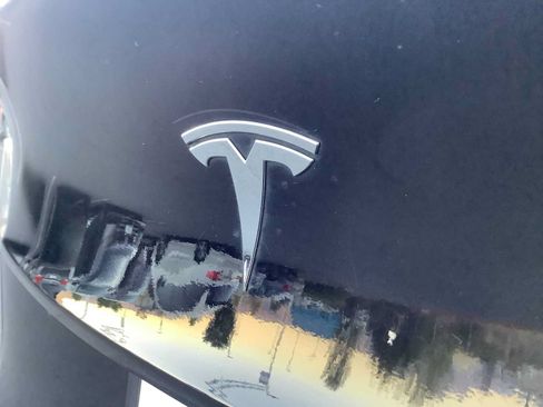 Used 2023 Tesla Model Y Long Range AWD/4WD image 6