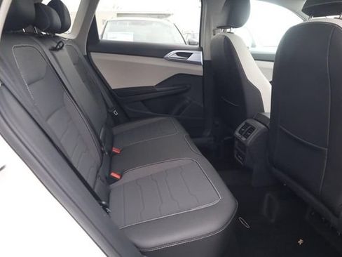 New 2026 Volkswagen Taos SE AWD/4WD image 21