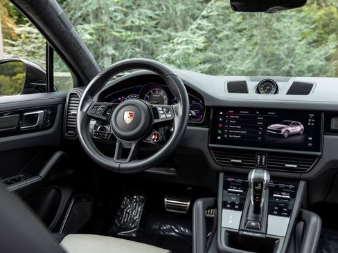 Certified 2023 Porsche Cayenne Turbo GT AWD/4WD image 45