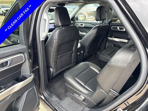 Used 2022 Ford Explorer XLT w/ Equipment Group 202A RWD image 8