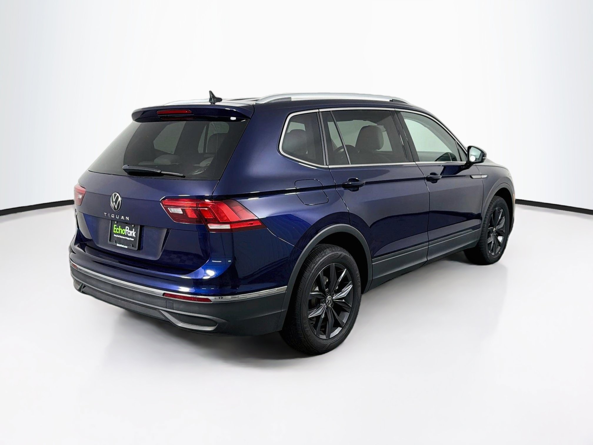 Used 2023 Volkswagen Tiguan SE FWD image 9