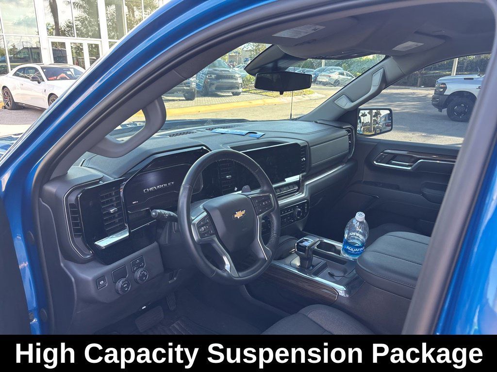 Used 2024 Chevrolet Silverado 1500 LT RWD image 6