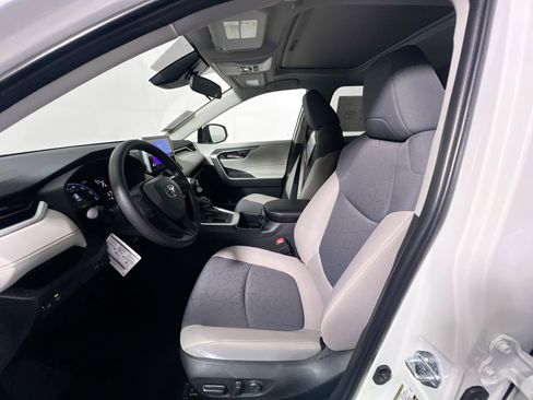 New 2025 Toyota RAV4 XLE image 14