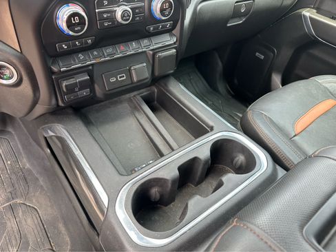 Used 2019 GMC Sierra 1500 AT4 w/ AT4 Preferred Package AWD/4WD image 18