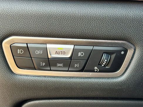 Used 2022 BMW X7 xDrive40i w/ Premium Package image 36