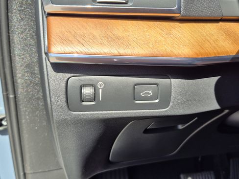 Used 2021 Volvo XC90 T6 Momentum w/ Climate Package AWD/4WD image 29