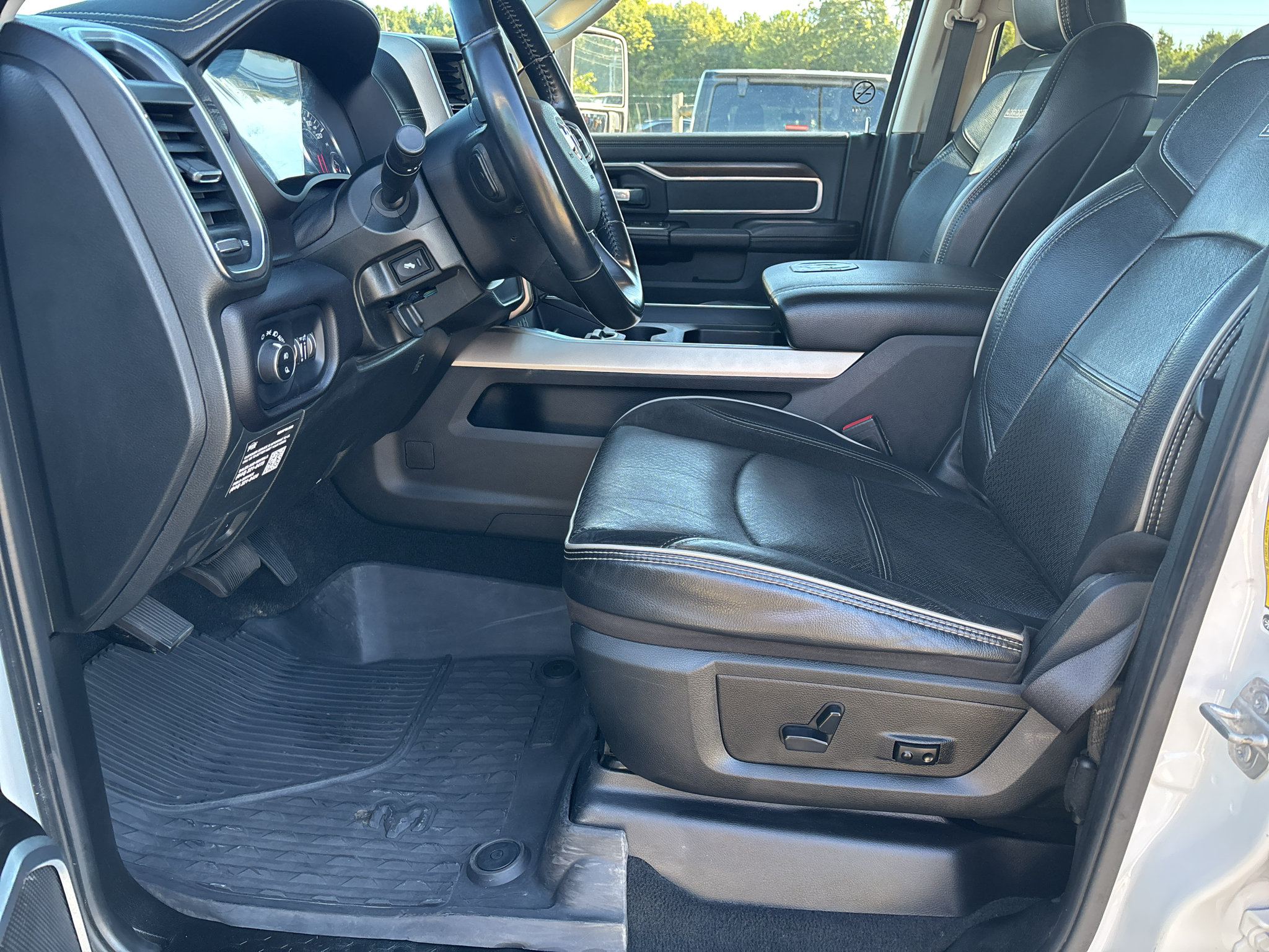 Used 2023 RAM 2500 Laramie AWD/4WD image 13