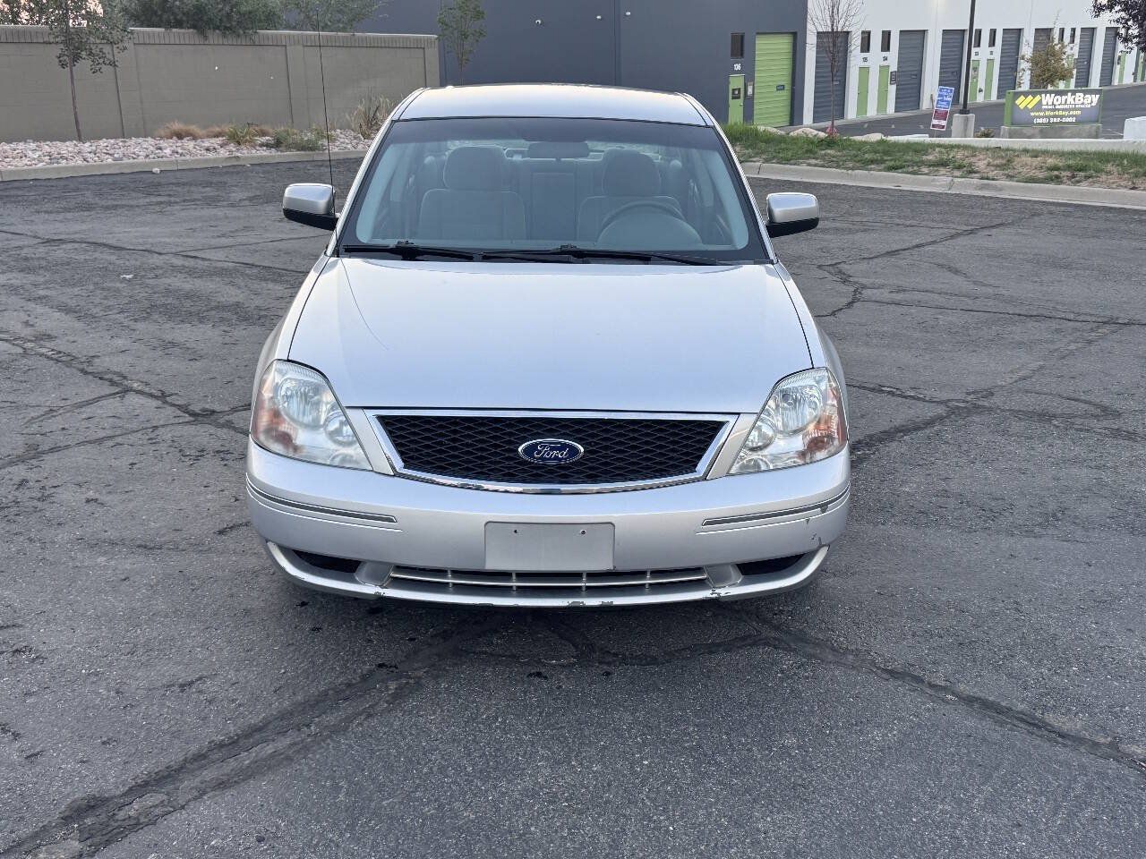 Used 2005 Ford Five Hundred SE FWD image 3