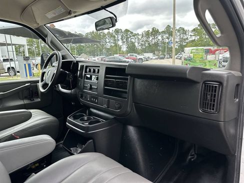 Used 2021 GMC Savana 2500 RWD image 27