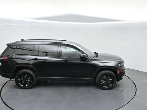 New 2025 Jeep Grand Cherokee L Altitude image 57