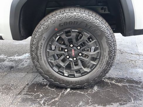 New 2026 GMC Canyon Elevation image 8