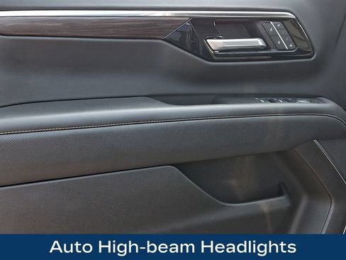 Used 2025 Chevrolet Tahoe Premier AWD/4WD image 22