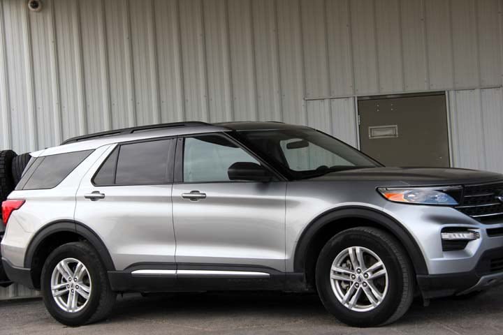 Used 2024 Ford Explorer XLT w/ Equipment Group 202A AWD/4WD image 1