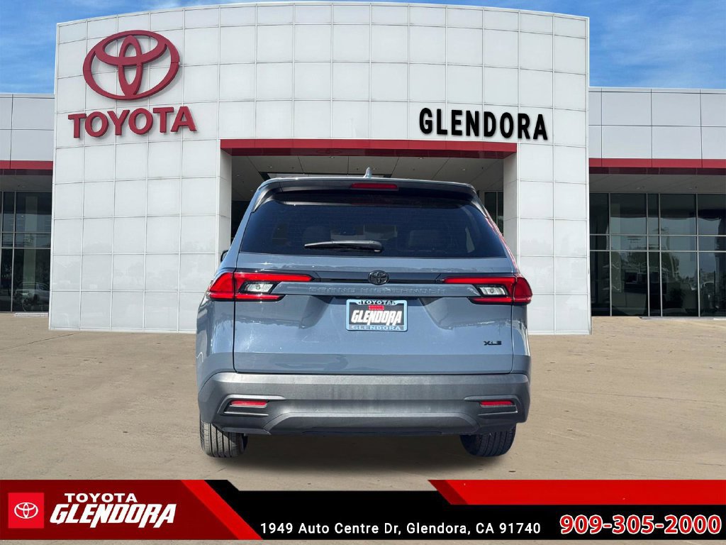 Certified 2025 Toyota Grand Highlander FWD image 9