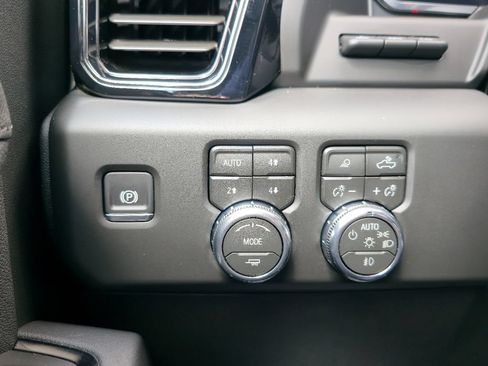 Certified 2026 GMC Sierra 2500 AT4 w/ AT4 Premium Plus Package AWD/4WD image 19