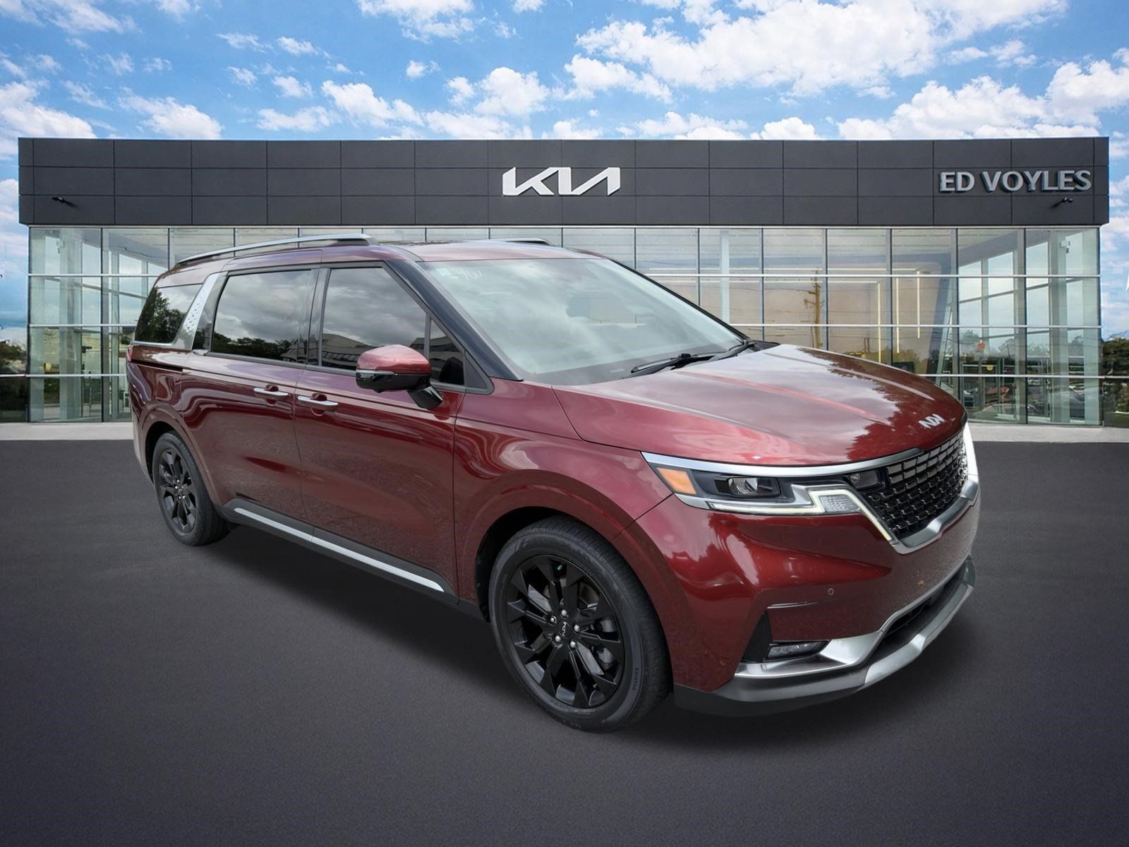 Used 2022 Kia Carnival SX FWD image 1
