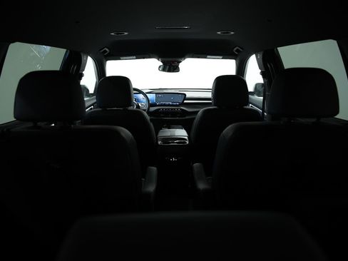 Used 2025 Buick Enclave Sport Touring AWD/4WD image 17