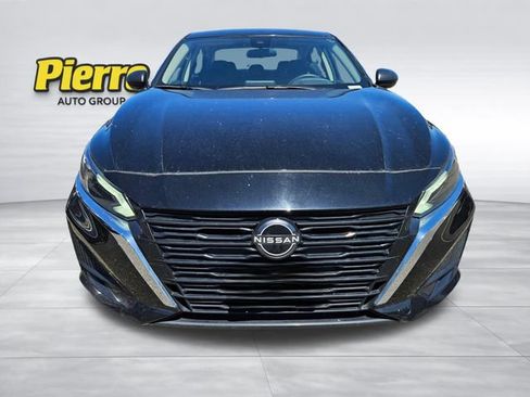 Used 2024 Nissan Altima 2.5 SV FWD image 2